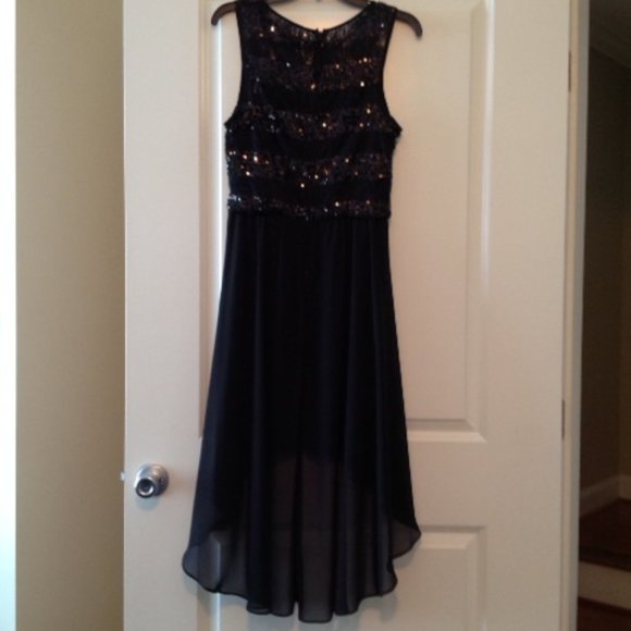 BLACK SEQUINED COCKTAIL DRESS - SIZE 6 - Picture 4 of 4